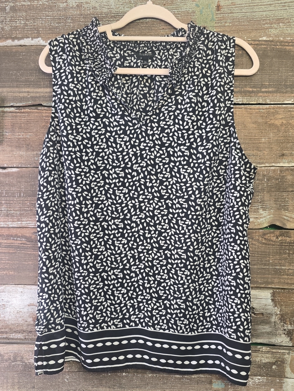 Talbots Black and White Sleeveless V-Neck Top, Size XL